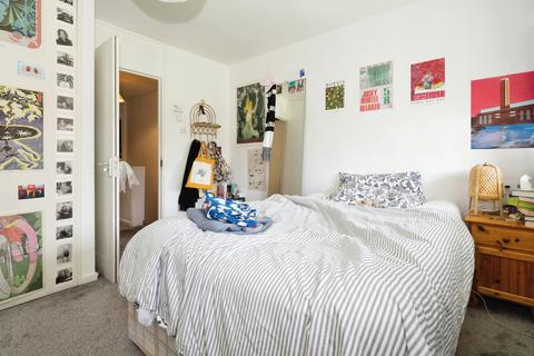 3 bedroom flat to rent, Doric Way, Euston  NW1