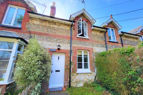 3 bedroom cottage to rent, Moons Hill, Totland