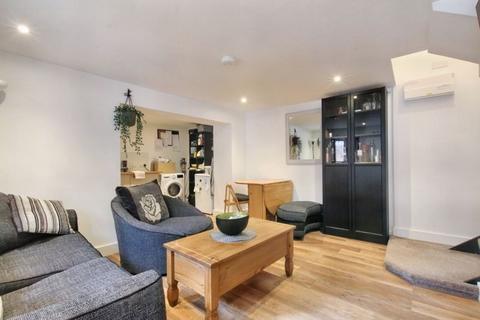 3 bedroom cottage to rent, High Street, Cheltenham GL52