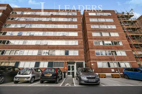 3 bedroom apartment to rent, Eaton Road, Hove