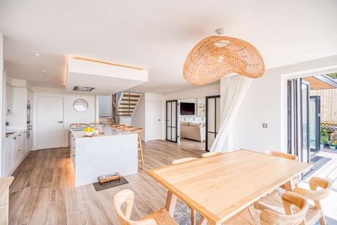 82 Hillside Road, Portishead, Bristol, BS20 8LJ
