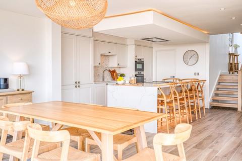 82 Hillside Road, Portishead, Bristol, BS20 8LJ