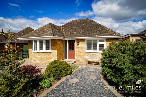 2 bedroom detached bungalow for sale, Whitehill Lane, Wootonbasset SN4