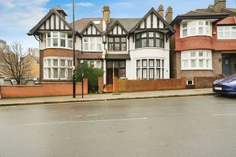 6 bedroom detached house to rent, Belmont Hill, London