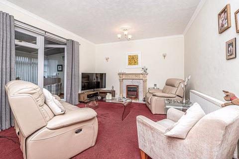 2 bedroom flat for sale, Woodside Way, Glenrothes