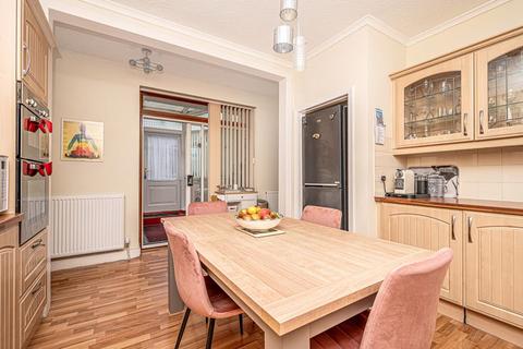 2 bedroom flat for sale, Woodside Way, Glenrothes