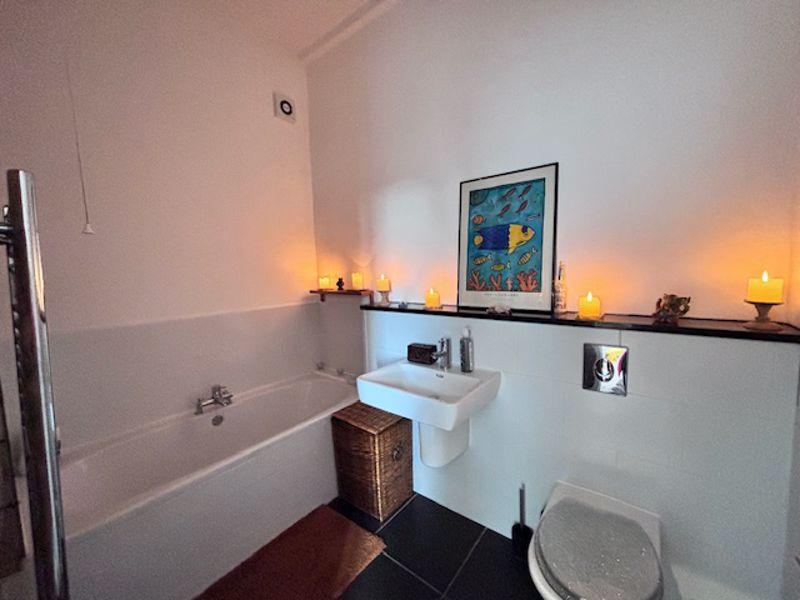En-Suite Bathroom