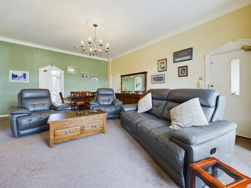 Living/ dining room