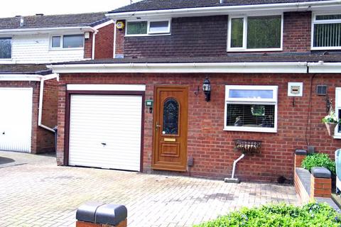 3 bedroom semi-detached house for sale, Oaklea Drive, Cradley Heath B64