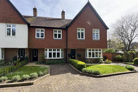 3 bedroom terraced house to rent, WESTCOTT STREET, WESTCOTT, RH4