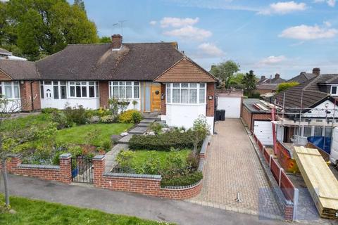 18 Bracken Drive, Chigwell, IG7 5RF
