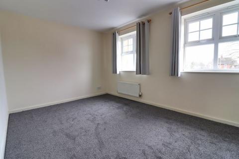 3 bedroom townhouse to rent, Hainer Close, Stafford ST17