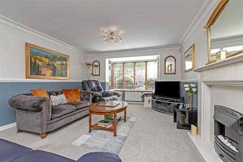 5 bedroom detached house for sale, The Rowans, Silsoe, Bedfordshire, MK45 4DG