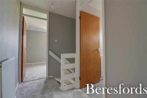 1 Riffhams, Brentwood, CM13 2TW