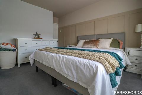 26 Hamble Lane, South Ockendon, RM15 5HJ