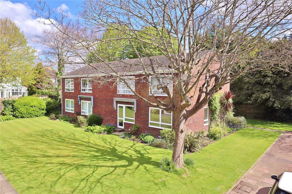 Rochester Court, Pevensey Garden... 2 bed flat for sale £212,000