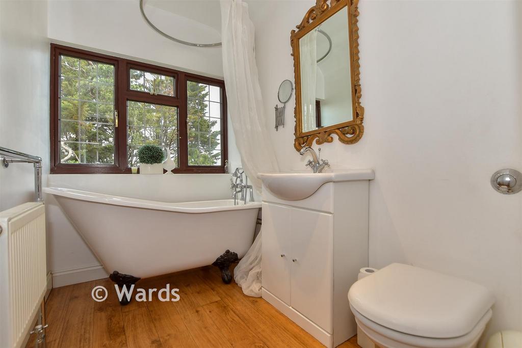 En-Suite Bathroom