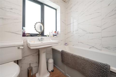 8a Hazel Road, Park Street, St Albans, AL2 2AJ