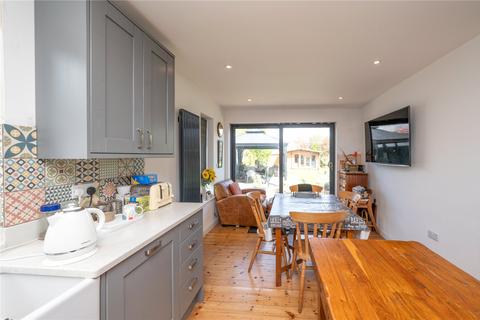 8a Hazel Road, Park Street, St Albans, AL2 2AJ