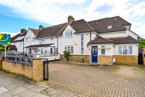 5 bedroom end of terrace house for sale, St Aubyns Avenue, Hounslow, TW3