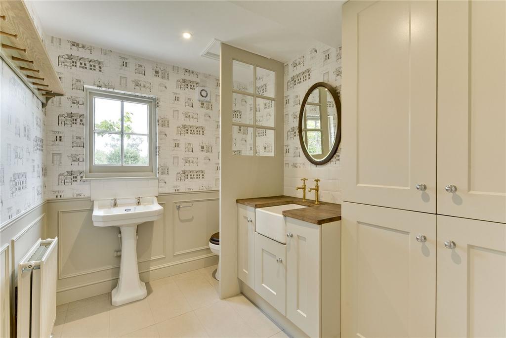 Utility Cloakroom