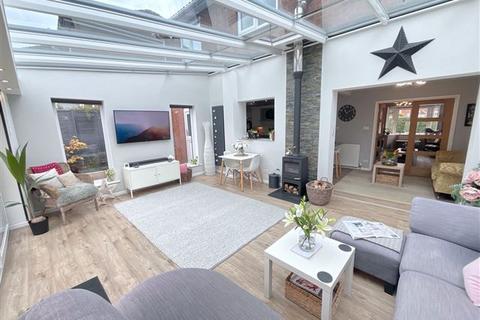 10 Batesquire, Sothall, Sheffield, S20 2GS
