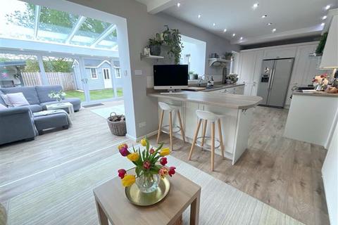 10 Batesquire, Sothall, Sheffield, S20 2GS