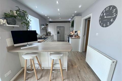 10 Batesquire, Sothall, Sheffield, S20 2GS