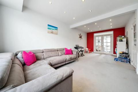 3 bedroom terraced house for sale, Lynhurst Road, Hillingdon, Middlesex