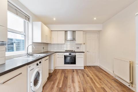 2 bedroom flat to rent, South Park Road, London, SW19 8RX