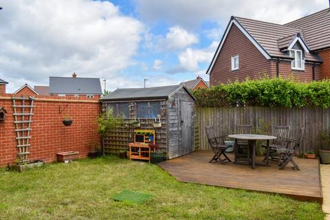 38 Narrowleaf Drive, Ringwood, BH24 3FS