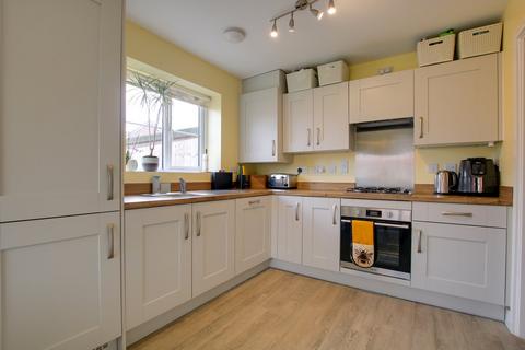38 Narrowleaf Drive, Ringwood, BH24 3FS