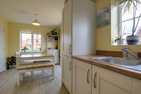 38 Narrowleaf Drive, Ringwood, BH24 3FS