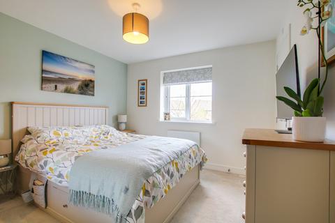 38 Narrowleaf Drive, Ringwood, BH24 3FS