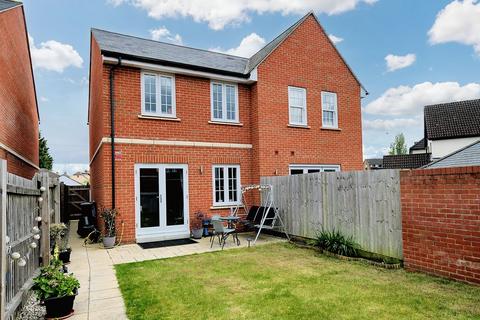 2 bedroom semi-detached house for sale, Wood Street, Chelmsford CM2