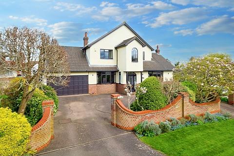 5 bedroom detached house for sale, Ponds Road, Chelmsford CM2