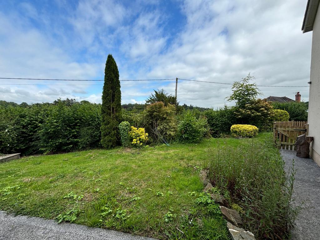 Bronwydd, Carmarthen SA33 5 bed detached house for sale £349,950