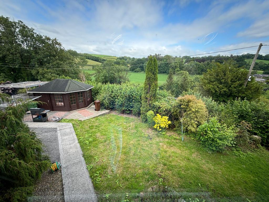 Bronwydd, Carmarthen SA33 5 bed detached house for sale £349,950