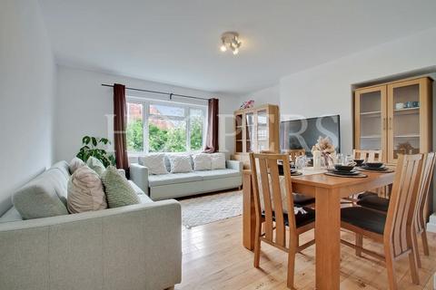 16 Aboyne Road, London, NW10 0ET