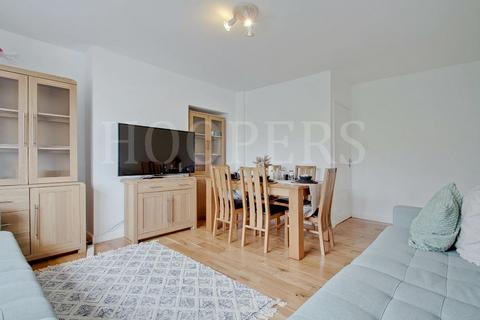 16 Aboyne Road, London, NW10 0ET