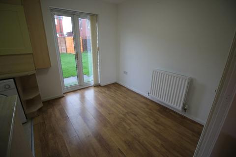 3 bedroom semi-detached house to rent, Knowsley L26