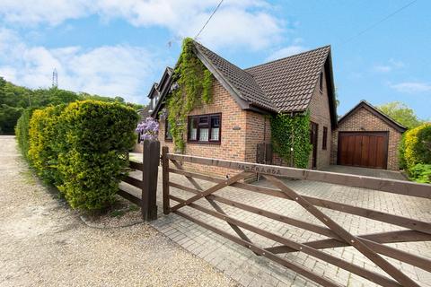 3 bedroom chalet for sale, Bolhinton Avenue, Pooks Green, New Forest, SO40