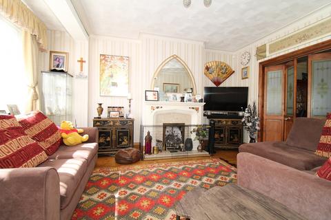 39 Langley Way, West Wickham, BR4 0DH
