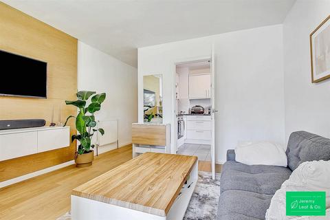 undefined, Fortis Green, London