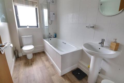4 Bartlett Avenue, Bude, EX23 8DT