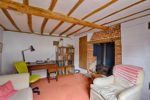 2 bedroom detached house to rent, High Street, Gt Chesterford, Saffron Walden, Essex, CB10