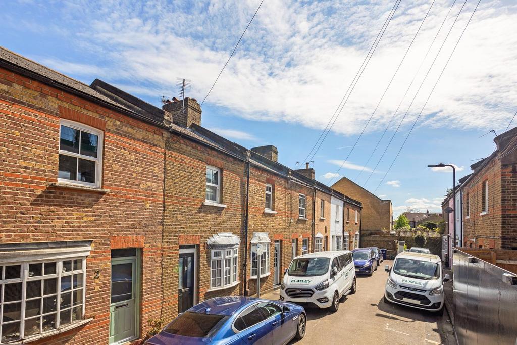 Warwick Place, Ealing, W5 2 bed terraced house for sale £675,000