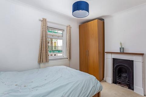 4 Warwick Place, London, W5 5PS