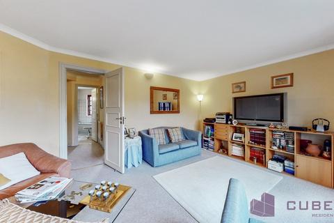 5 bedroom semi-detached house for sale, Hamlet Square, London, NW2