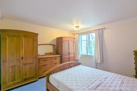 2 bedroom flat for sale, Bethany Waye, Bedfont, TW14